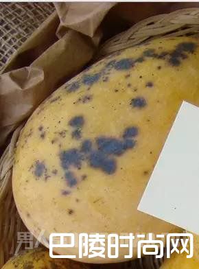 芒果长了黑斑 芒果长了黑斑