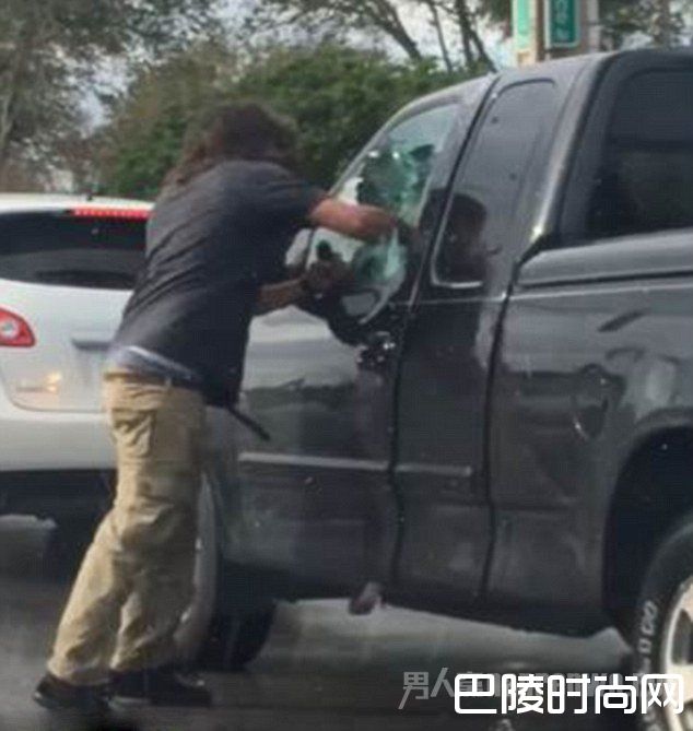 宝马司机喷辣椒水