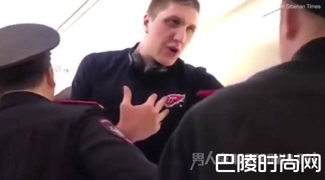 男子与警员理论