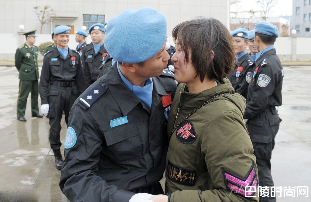 维和战士深情一吻