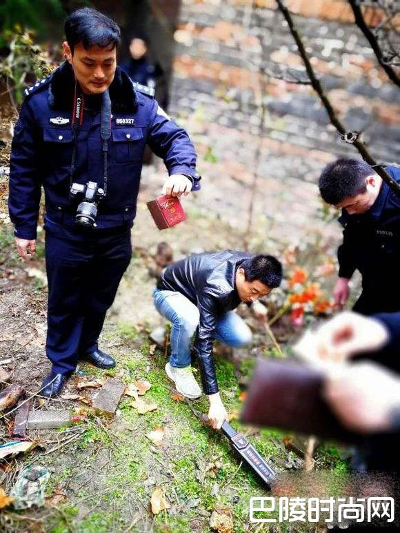 警方搜寻被盗财物 警方搜寻被盗财物