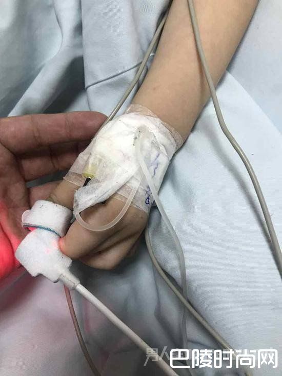 幼儿园儿童接受治疗