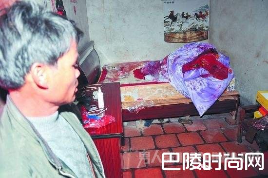 床上沾满血迹的床单 床上沾满血迹的床单
