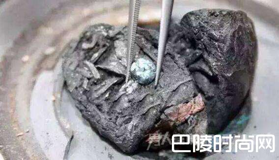 亲人骨灰制晶石佩戴