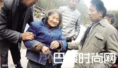 九旬老太迷失山林