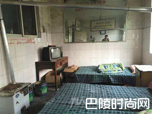 杨全鸿诊所里的病房