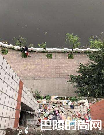 死者坠楼地点 死者坠楼地点