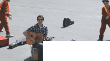 美联航摔坏吉他 美联航摔坏吉他