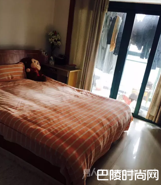 90后海归出租半张床