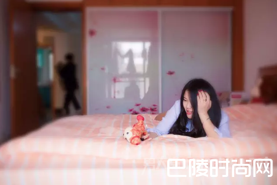 90后海归出租半张床