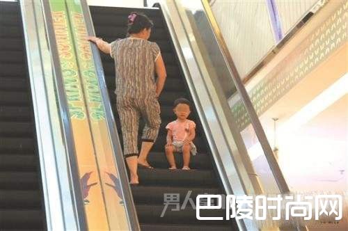 错误乘坐电梯方式