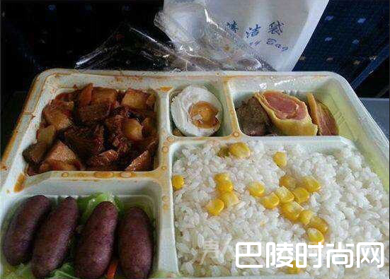 高铁盒饭
