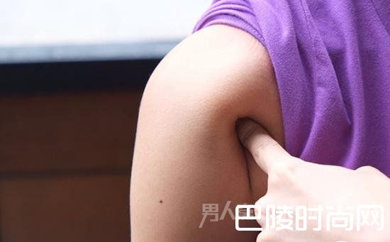 手臂与肩胛可自动脱臼