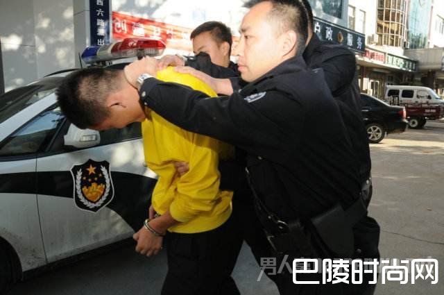 警方逮捕凶手 警方逮捕凶手
