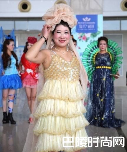 安全套制成连衣裙 安全套制成连衣裙