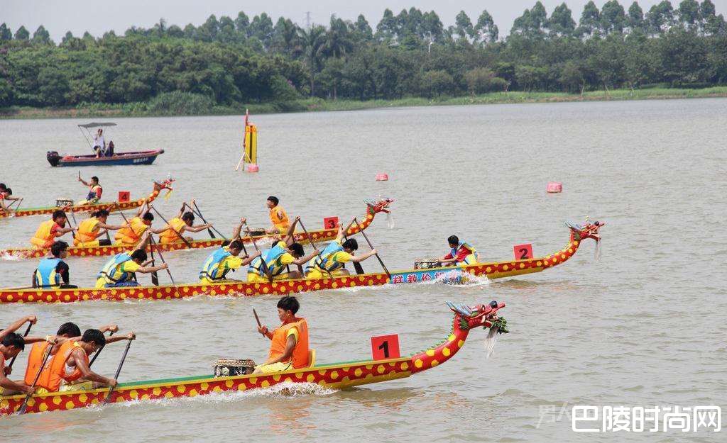 端午节的习俗赛龙舟 端午节的习俗赛龙舟