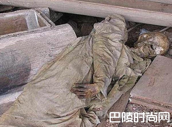 古墓干尸 古墓干尸