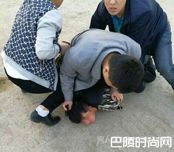 民警将犯罪嫌疑人抓获