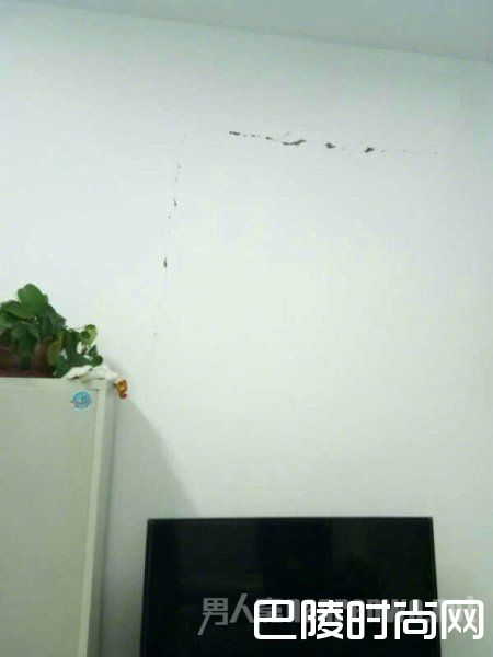 震中现场照片 震中现场照片