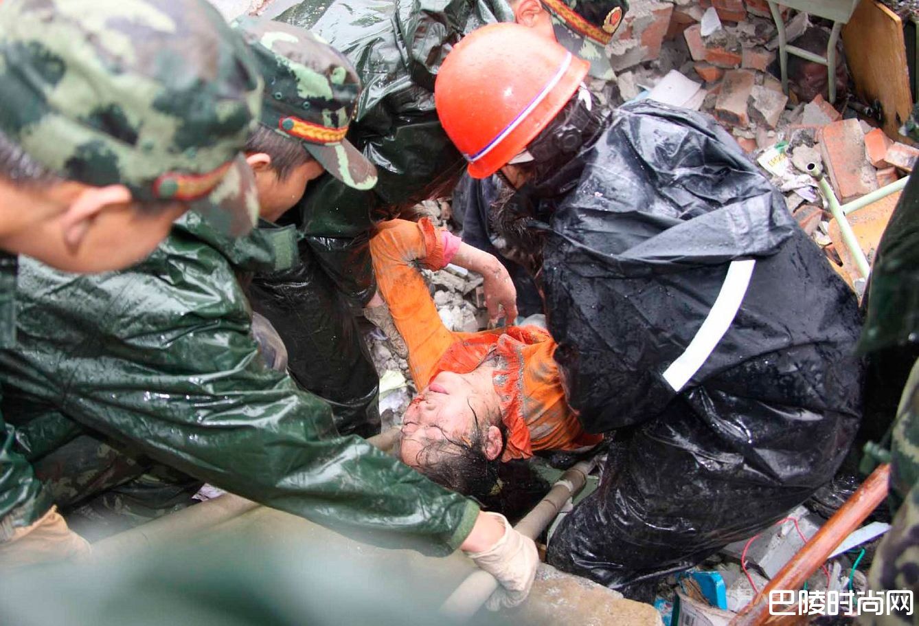 救灾现场 救灾现场