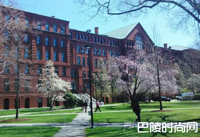 哈佛大学