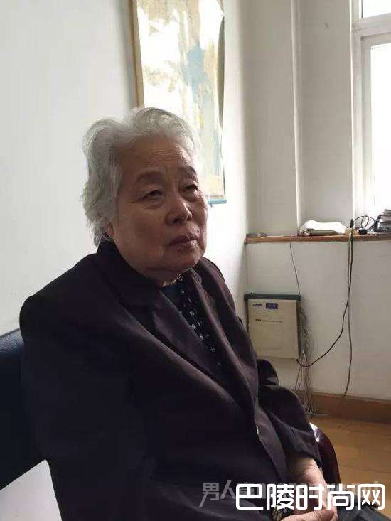 韦蜀勋满头白发