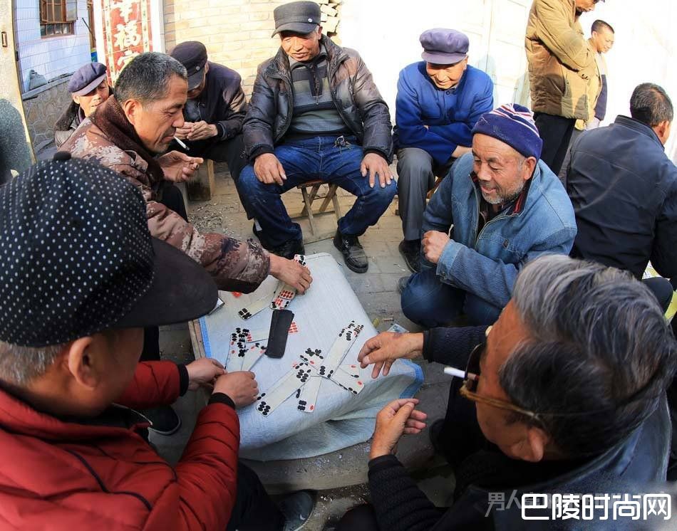 老人玩牌