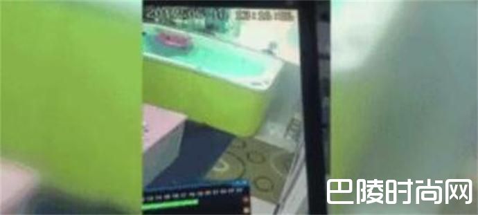 幼儿游泳溺水挣扎