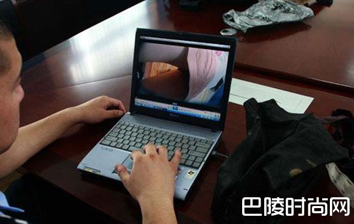 女厕所惊现偷拍机