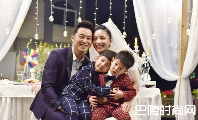 沙溢胡可再照婚纱照