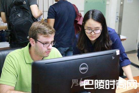 中国留学生在外学习