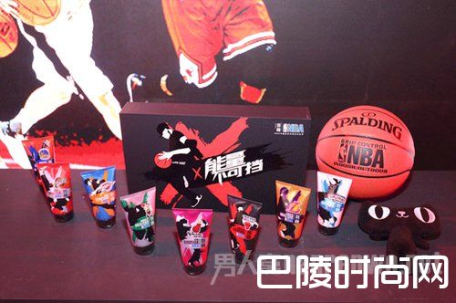 吾尊&NBA联名限量款 吾尊&NBA联名限量款