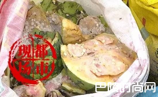 4个熊孩子踩坏9000斤西瓜　