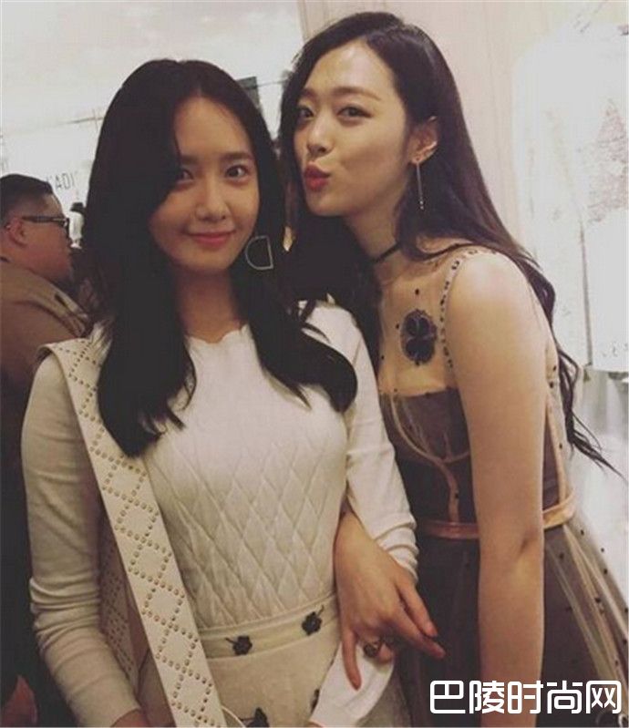 雪莉与允儿同框照