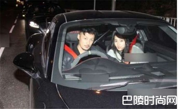 余文乐现身红灯区