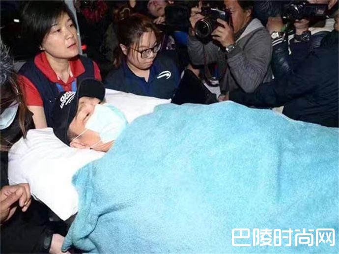 刘德华坠马后首露面