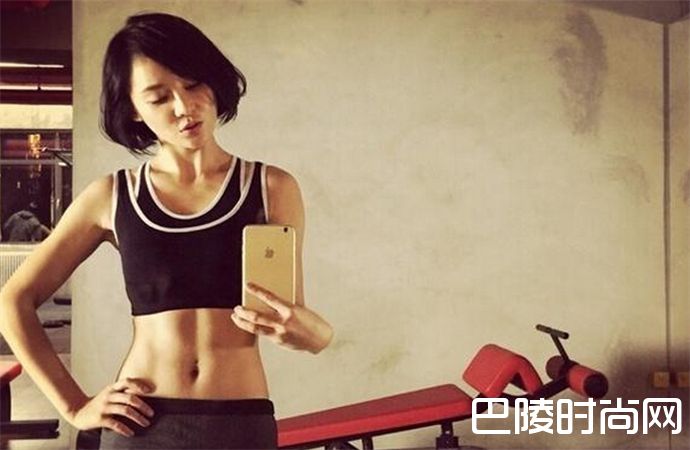 袁姗姗大秀马甲线