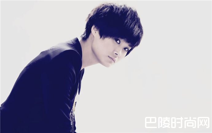 港歌手撞脸李宇春