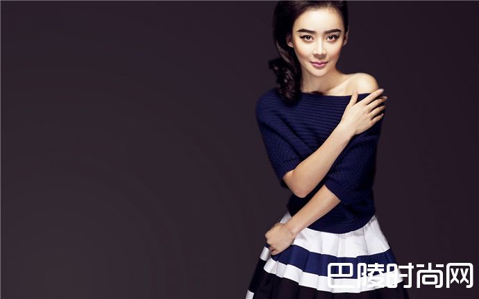 袁姗姗大秀马甲线