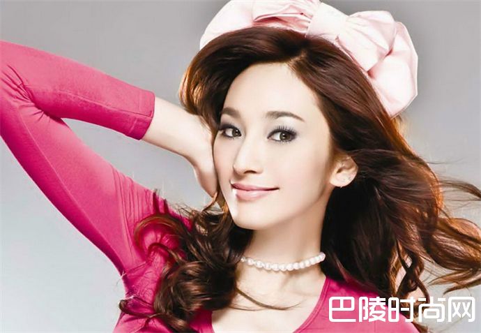 侯佩岑秀二胎孕肚