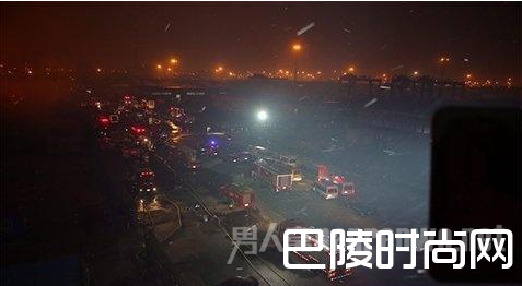 现场弥漫大量颗粒