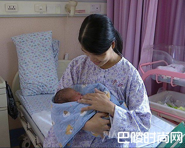 梁太太顺利产下女婴