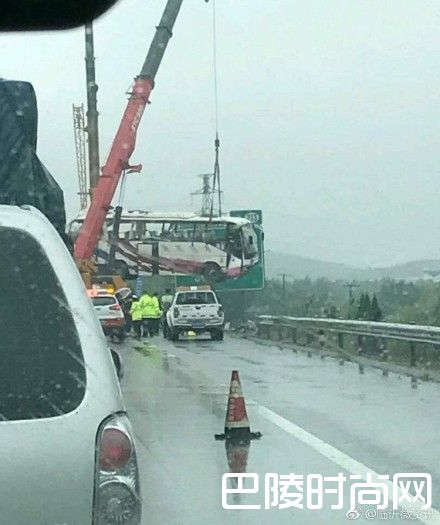 客车事故现场 客车事故现场