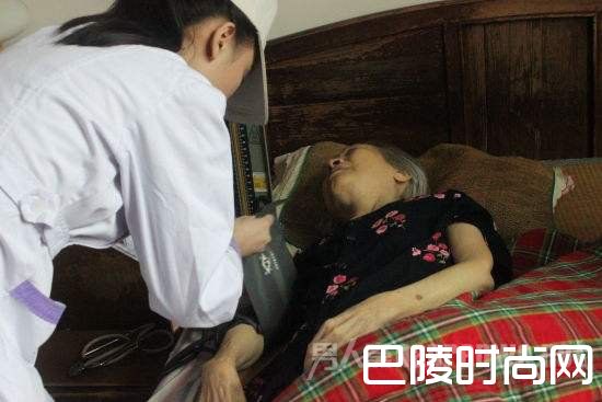 老人受到惊吓 老人受到惊吓