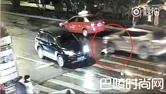 女子再次被碾压