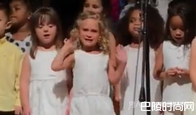 小女孩激情演唱 小女孩激情演唱