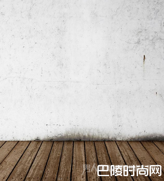 闹钟放入墙壁内