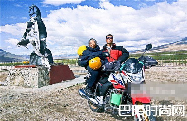 带84岁老母亲上西藏