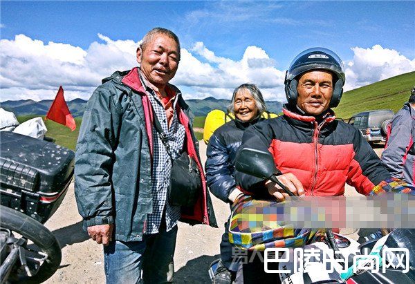 带母亲骑行西藏