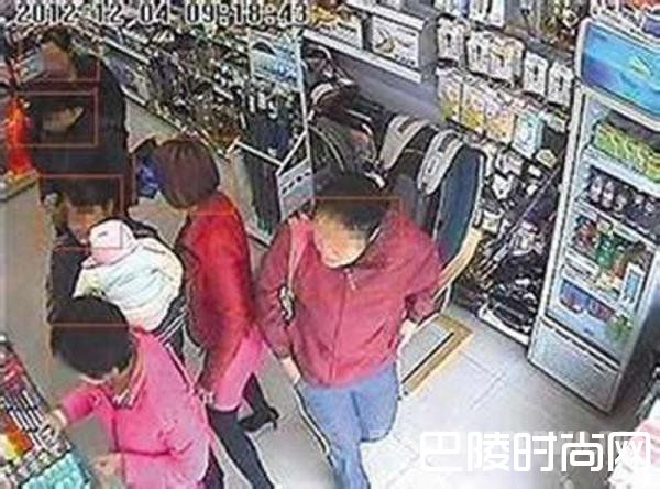 女子在裤裆装磁铁行窃